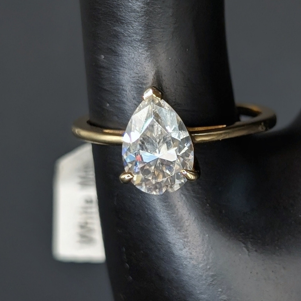 10K Solid Gold Pear Shaped Moissanite Ring 1.9 Carat
